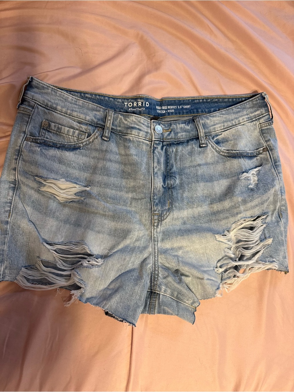 Torrid Light Wash Distressed Denim Shorts - Blue - Size 18 - NEVER WORN